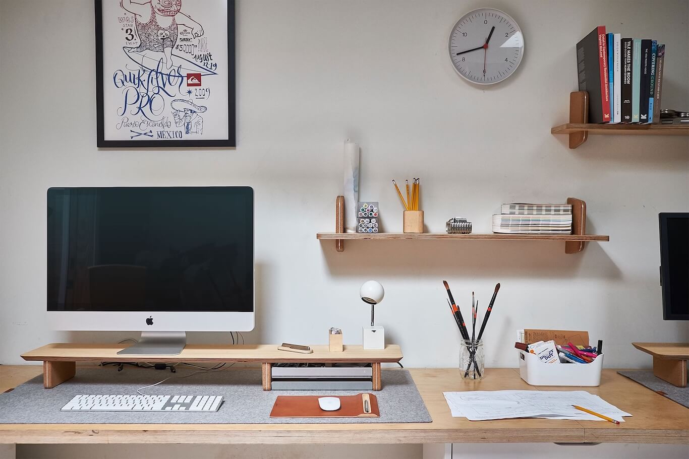 Entire desk set up