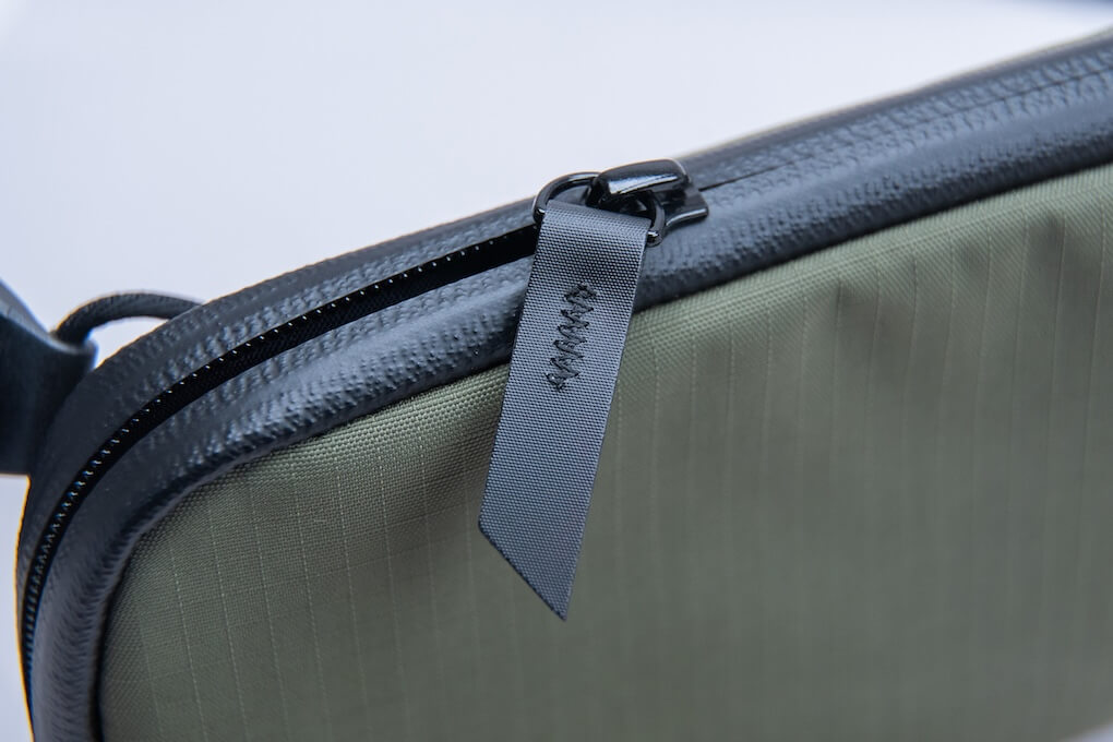 zipper of the Flight Pouch