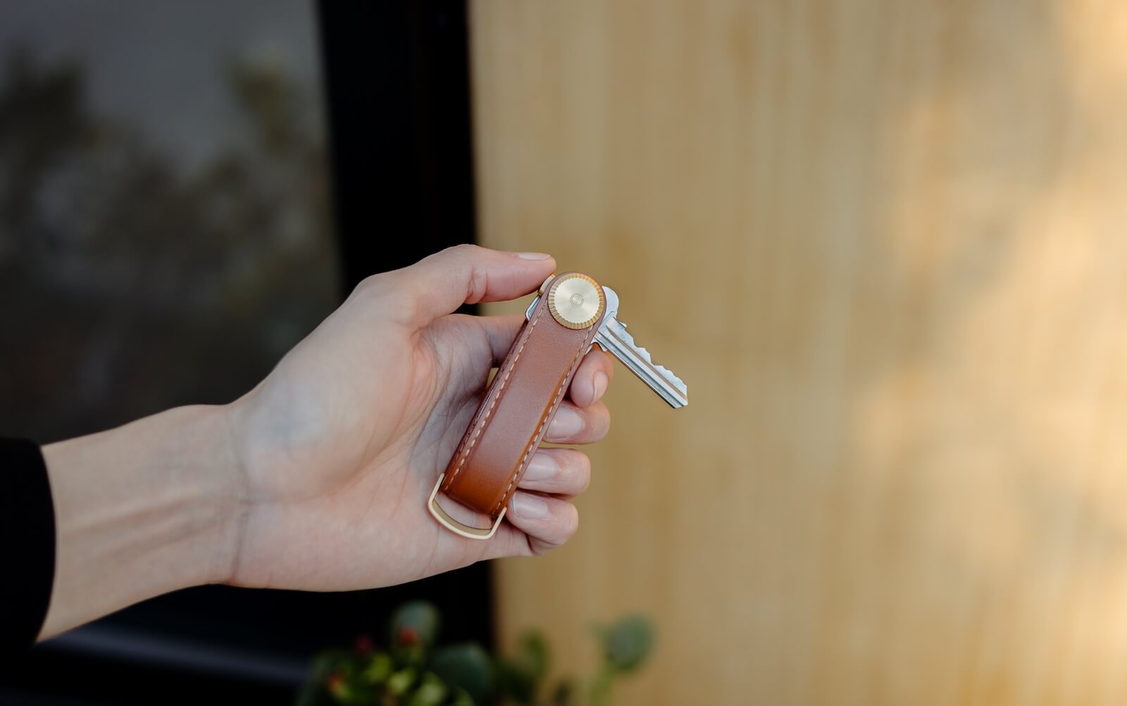 Orbitkey Key Organizer Pro in the brown and gold colorway